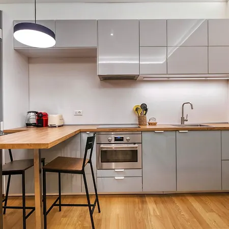 Hostmate - - Farini's Charm - Isola شقة