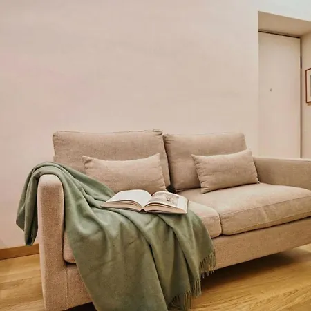 Hostmate - - Farini's Charm - Isola Apartamento